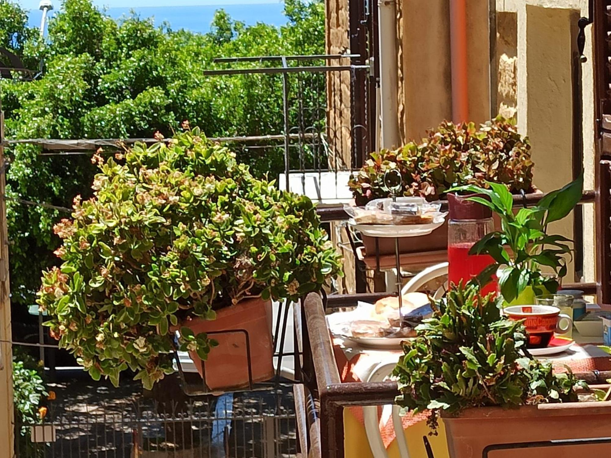 Le 4 Stagioni Sul Viale, Belvedere Di Bed & Breakfast 2*